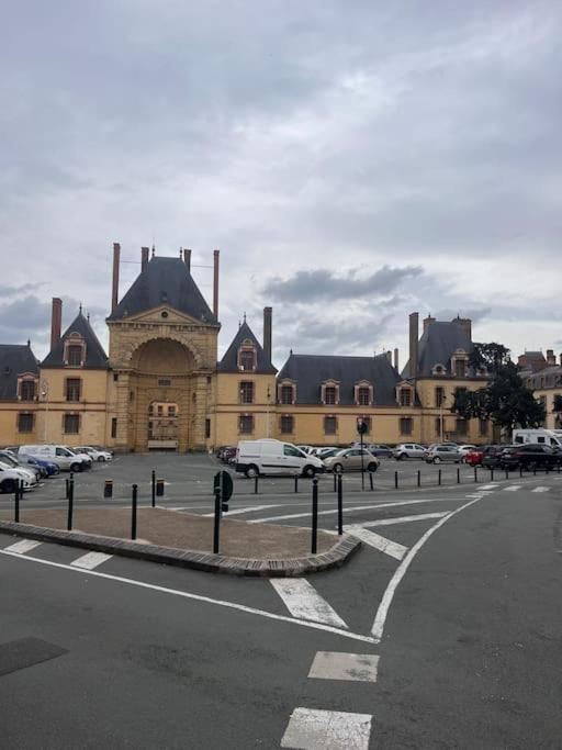 Fontainebleau Hypercentre Place D'Armes 2 Chambres Exteriör bild